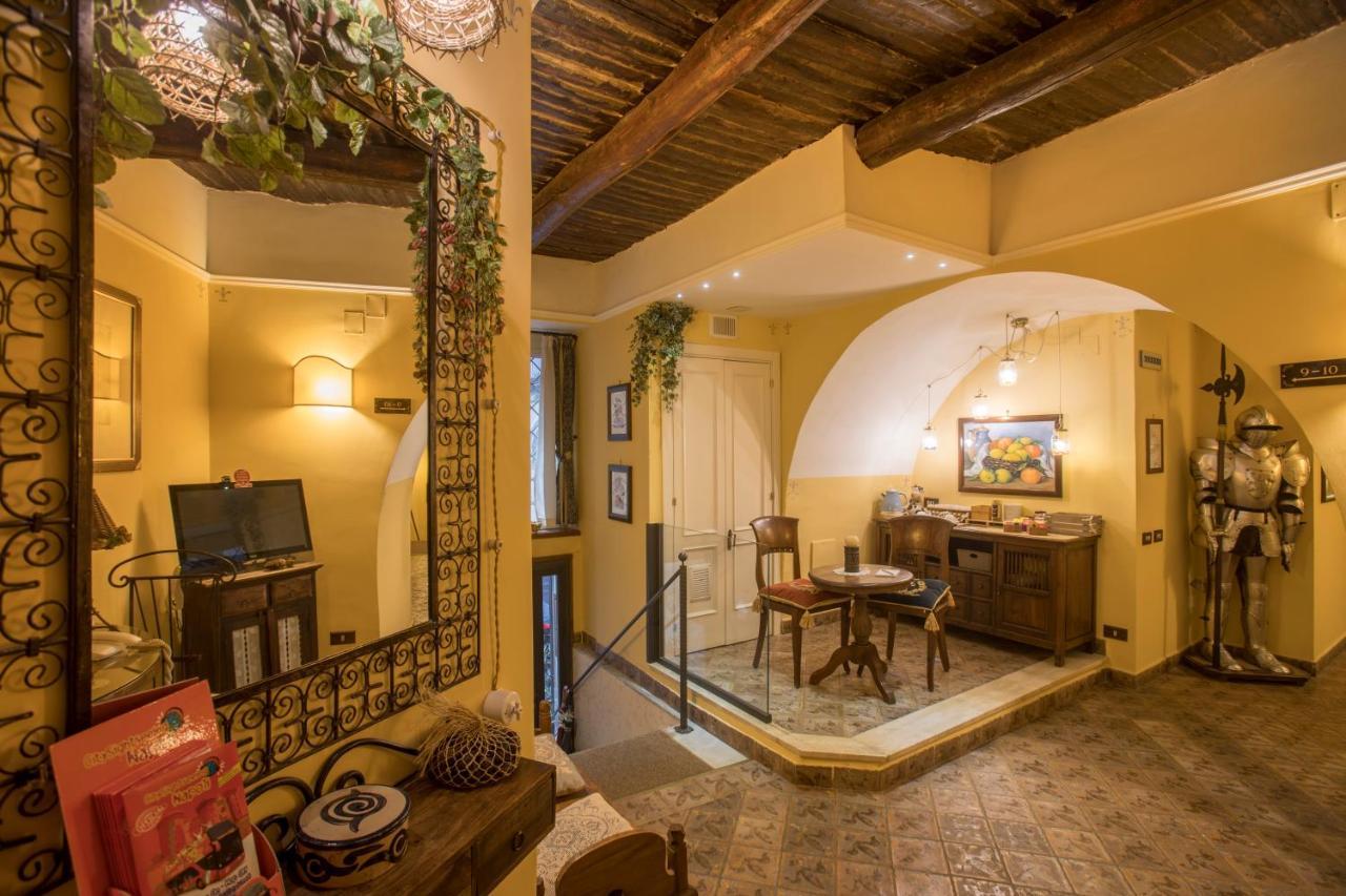 B&B L'Alloggio Dei Vassalli Наполи Екстериор снимка