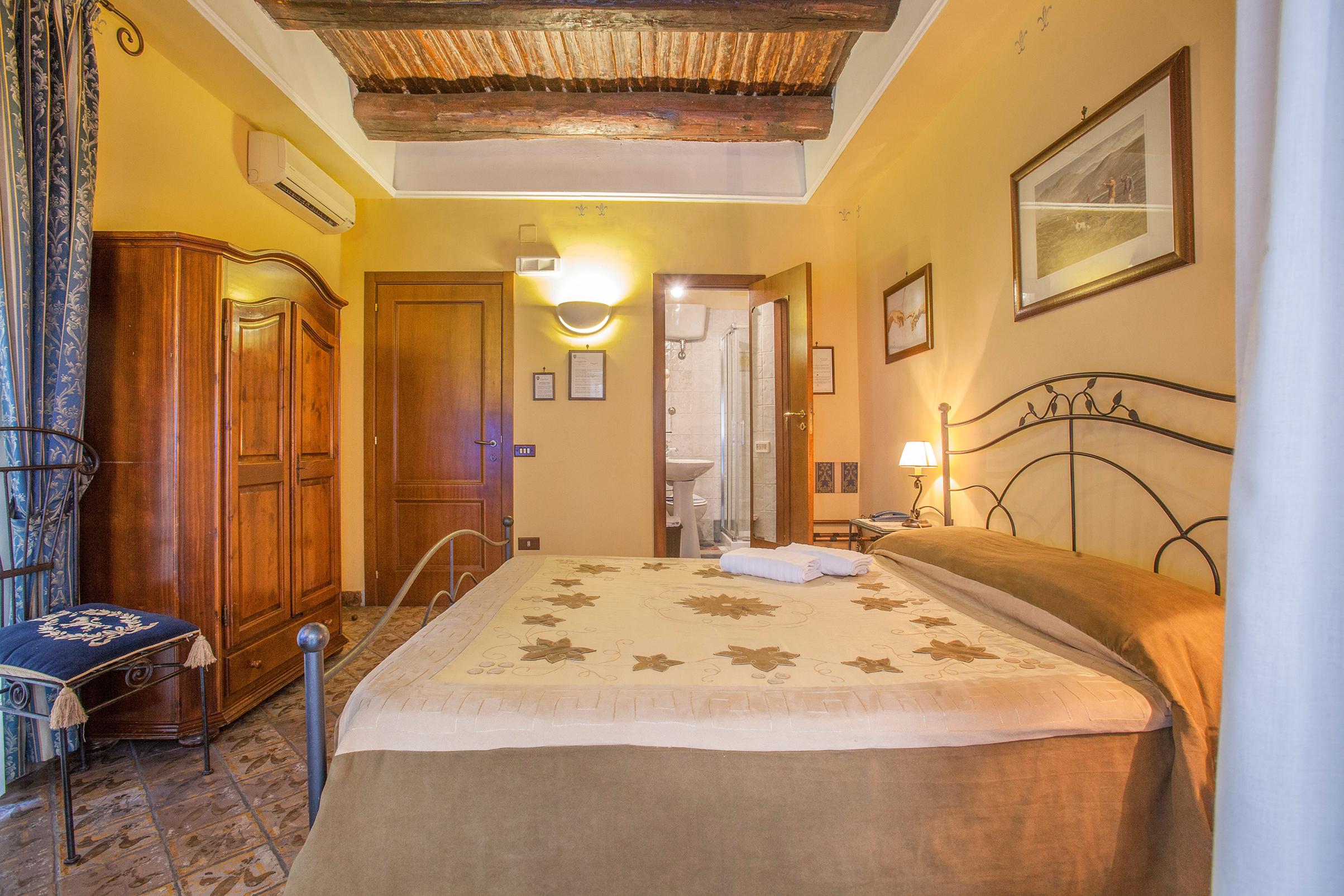 B&B L'Alloggio Dei Vassalli Наполи Екстериор снимка