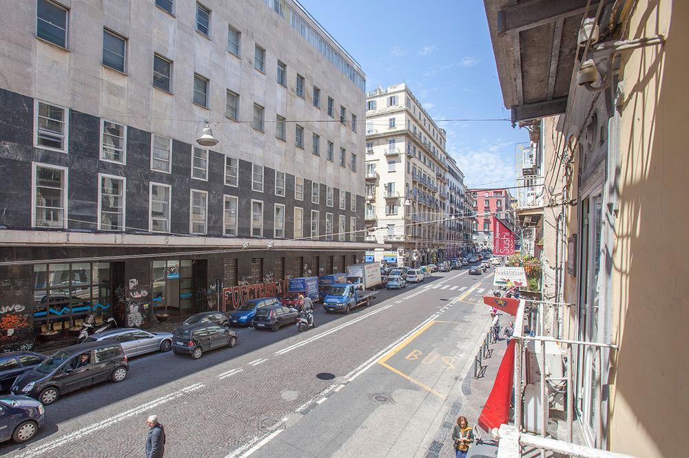 B&B L'Alloggio Dei Vassalli Наполи Екстериор снимка