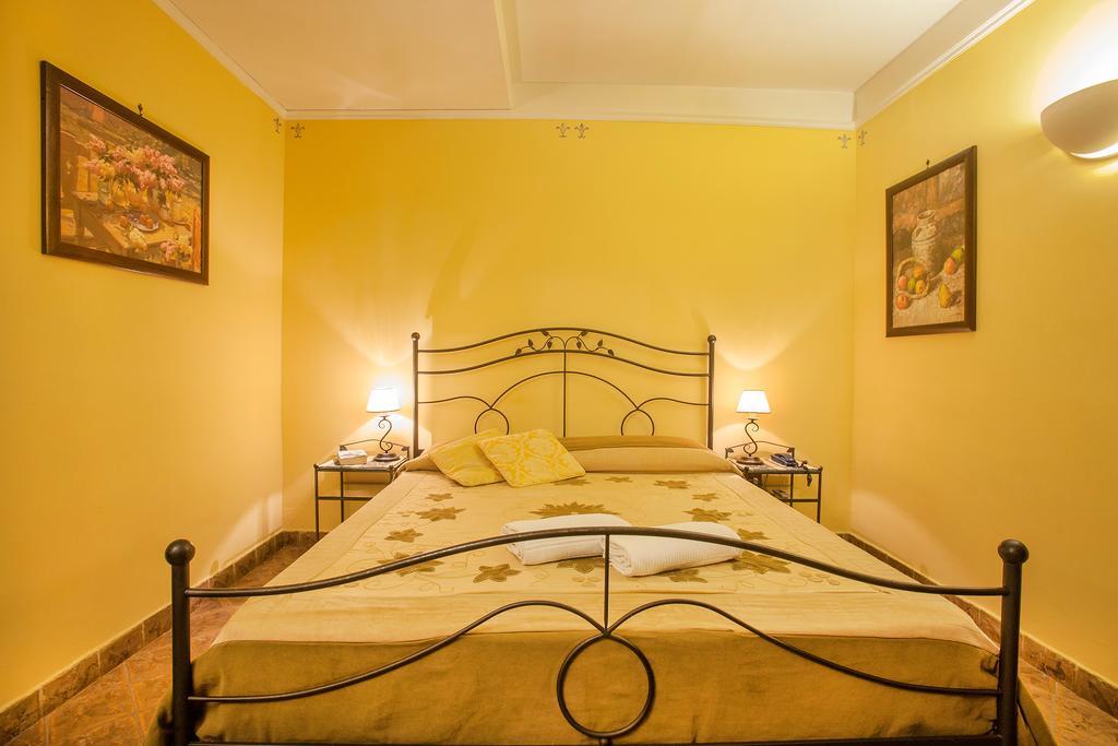 B&B L'Alloggio Dei Vassalli Наполи Екстериор снимка