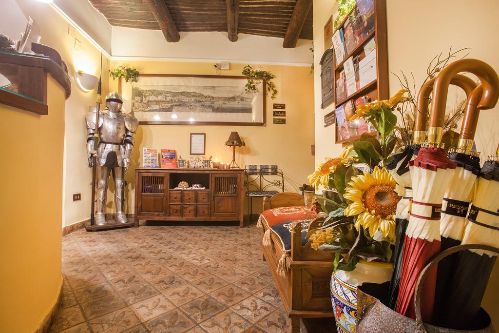 B&B L'Alloggio Dei Vassalli Наполи Екстериор снимка