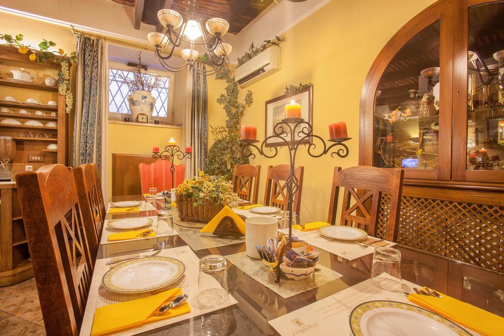 B&B L'Alloggio Dei Vassalli Наполи Екстериор снимка