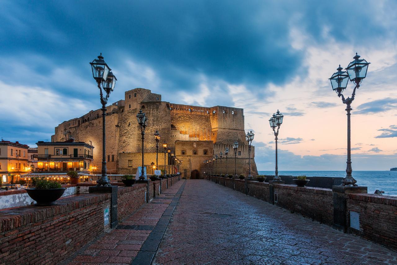 B&B L'Alloggio Dei Vassalli Наполи Екстериор снимка