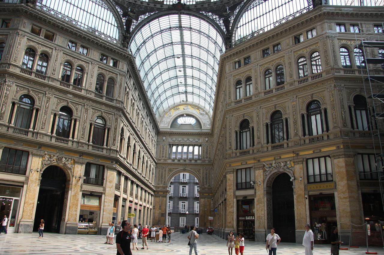 B&B L'Alloggio Dei Vassalli Наполи Екстериор снимка