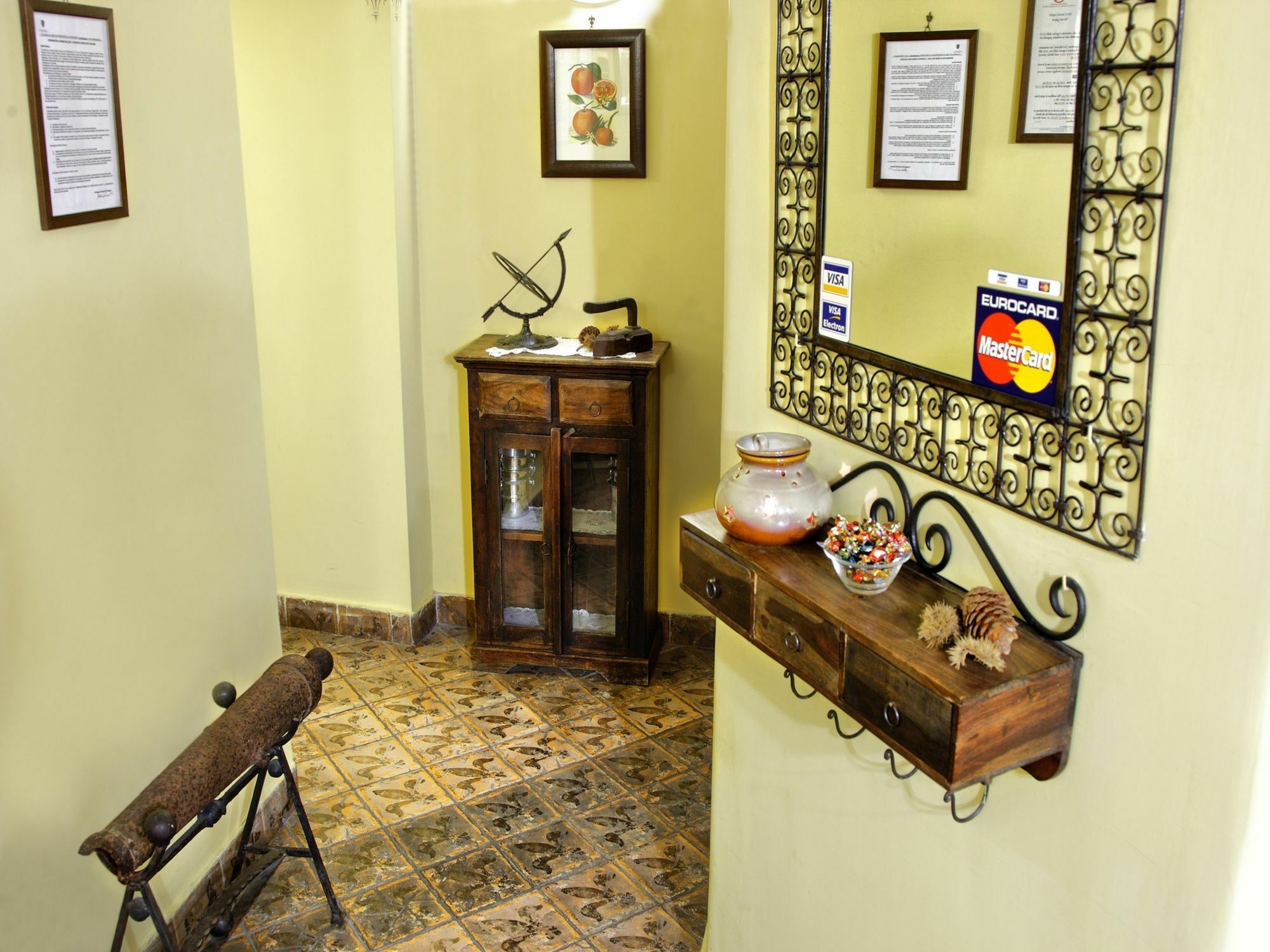 B&B L'Alloggio Dei Vassalli Наполи Екстериор снимка