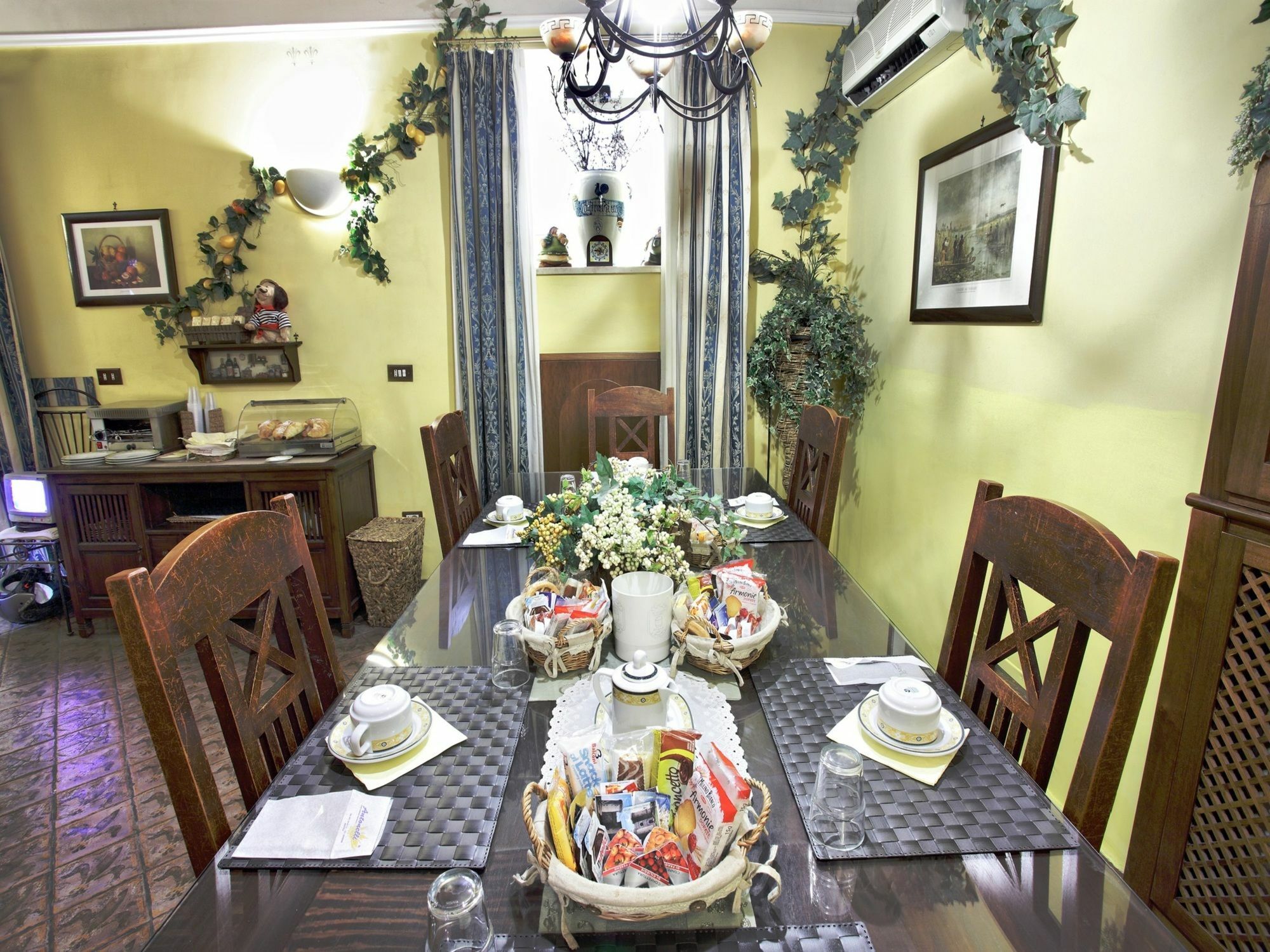 B&B L'Alloggio Dei Vassalli Наполи Екстериор снимка